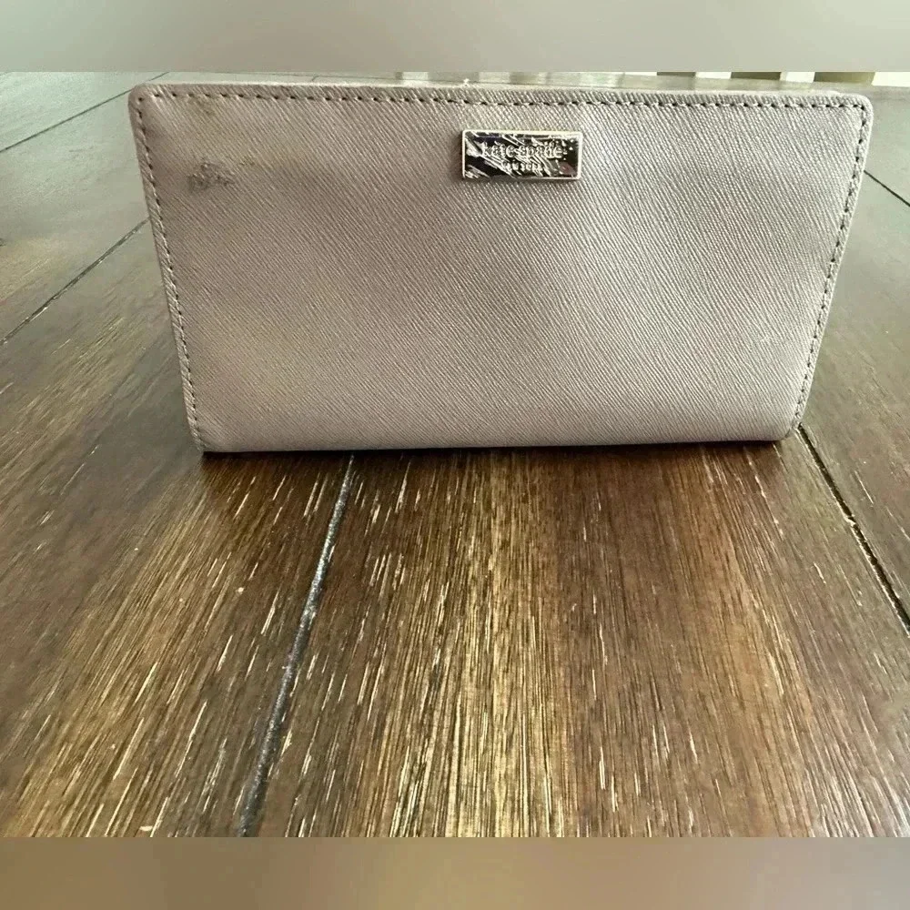 Kate Spade Newbury wallet